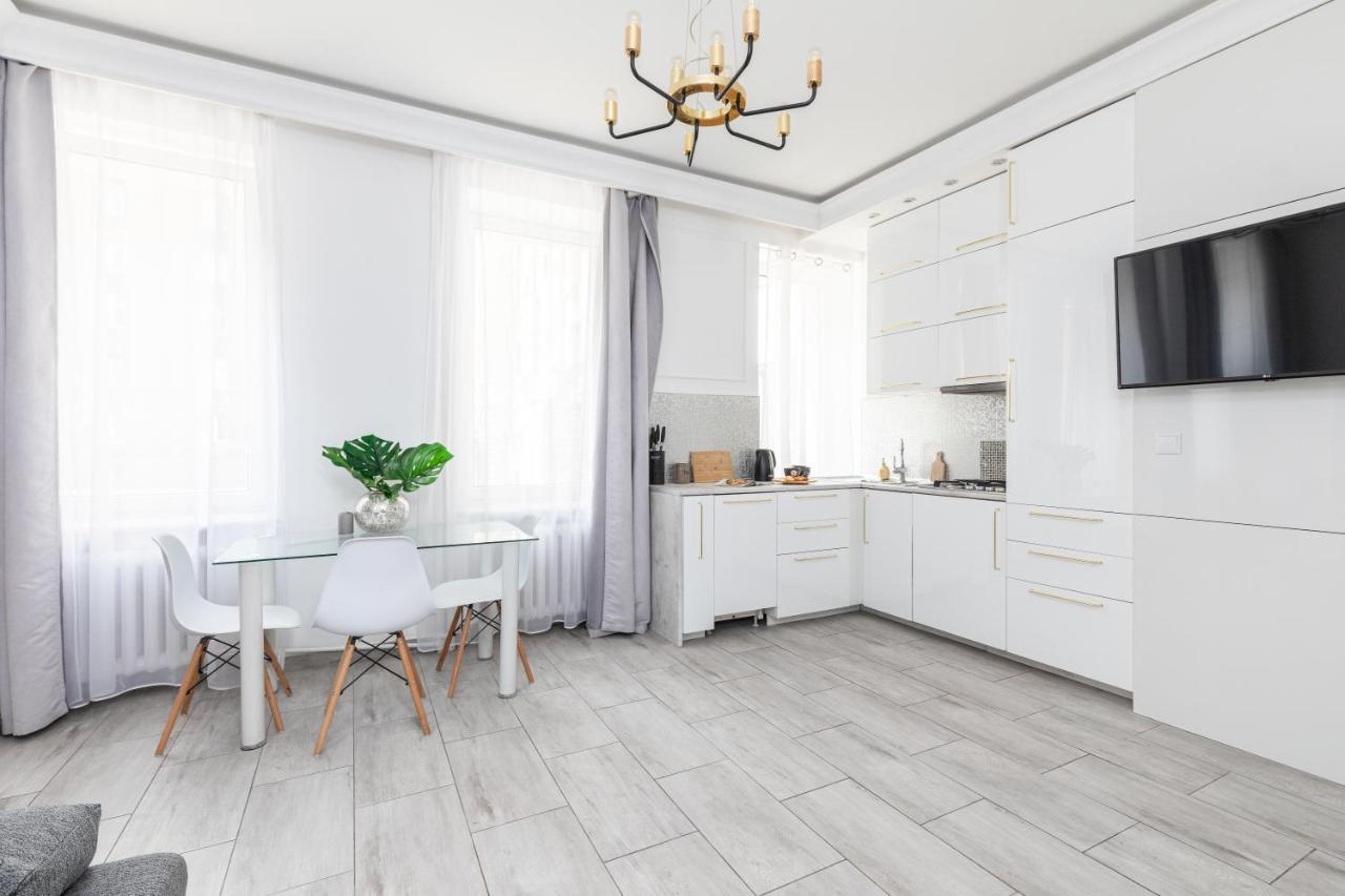 Superapart Chmielna 73A, City Center Варшава Экстерьер фото