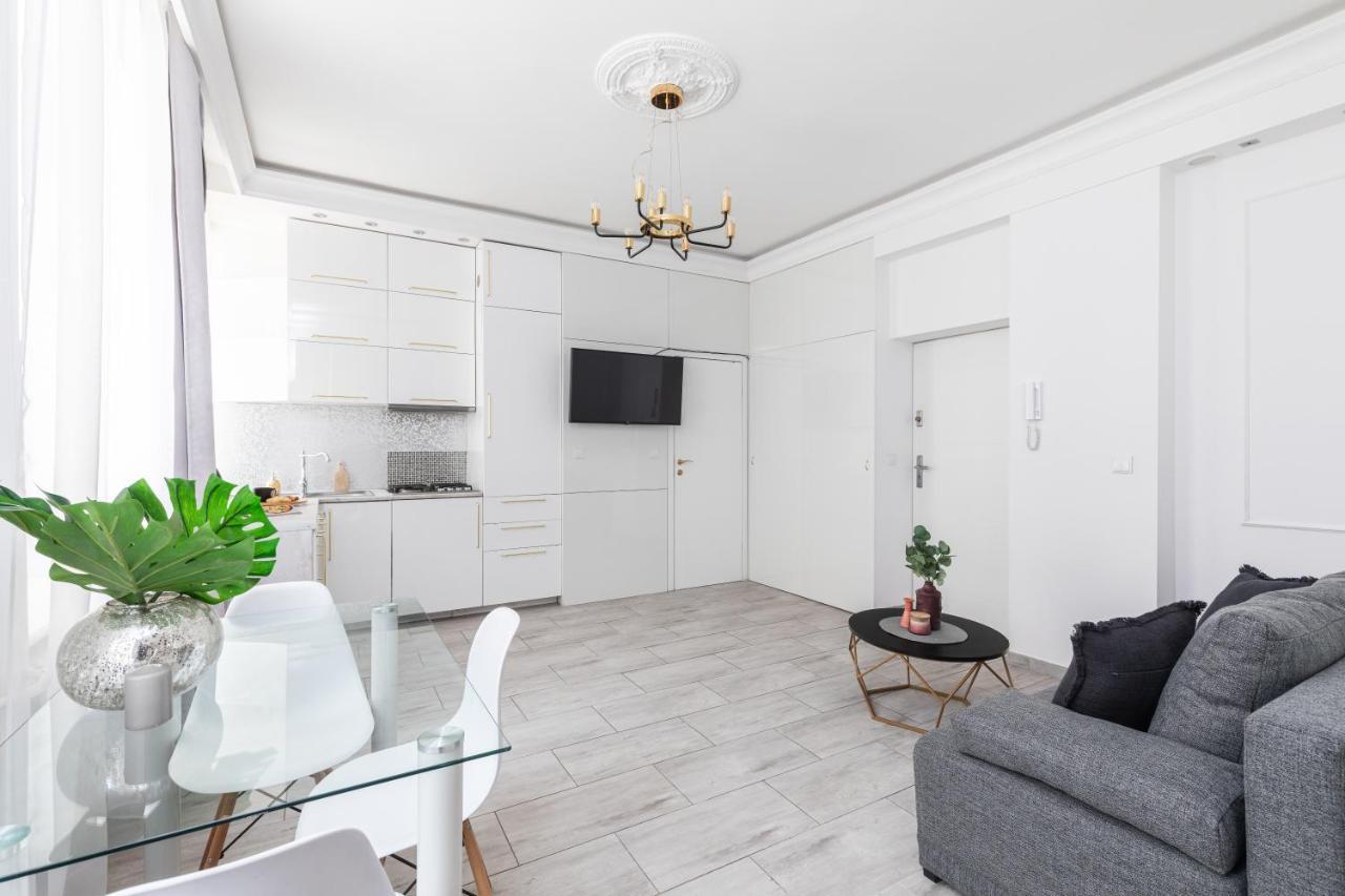 Superapart Chmielna 73A, City Center Варшава Экстерьер фото