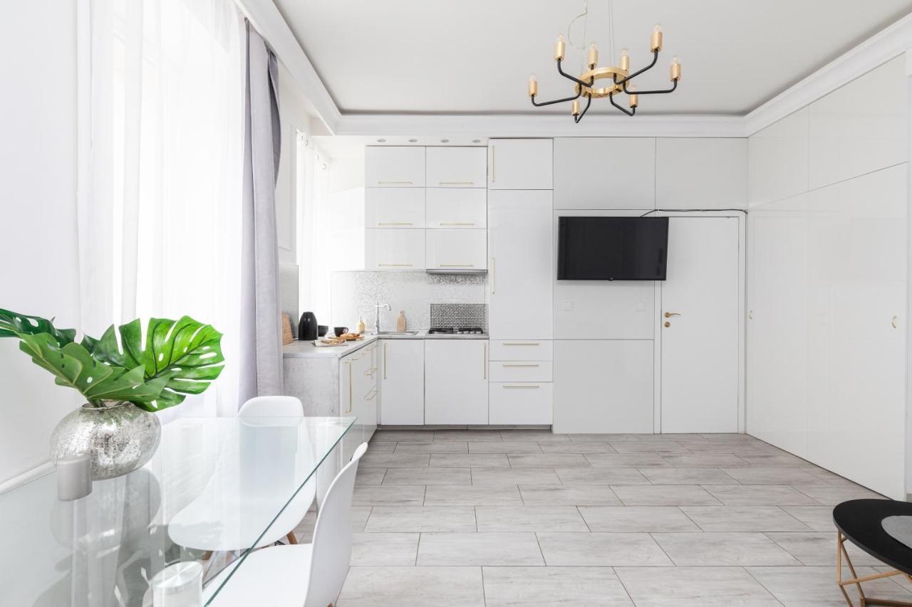 Superapart Chmielna 73A, City Center Варшава Экстерьер фото